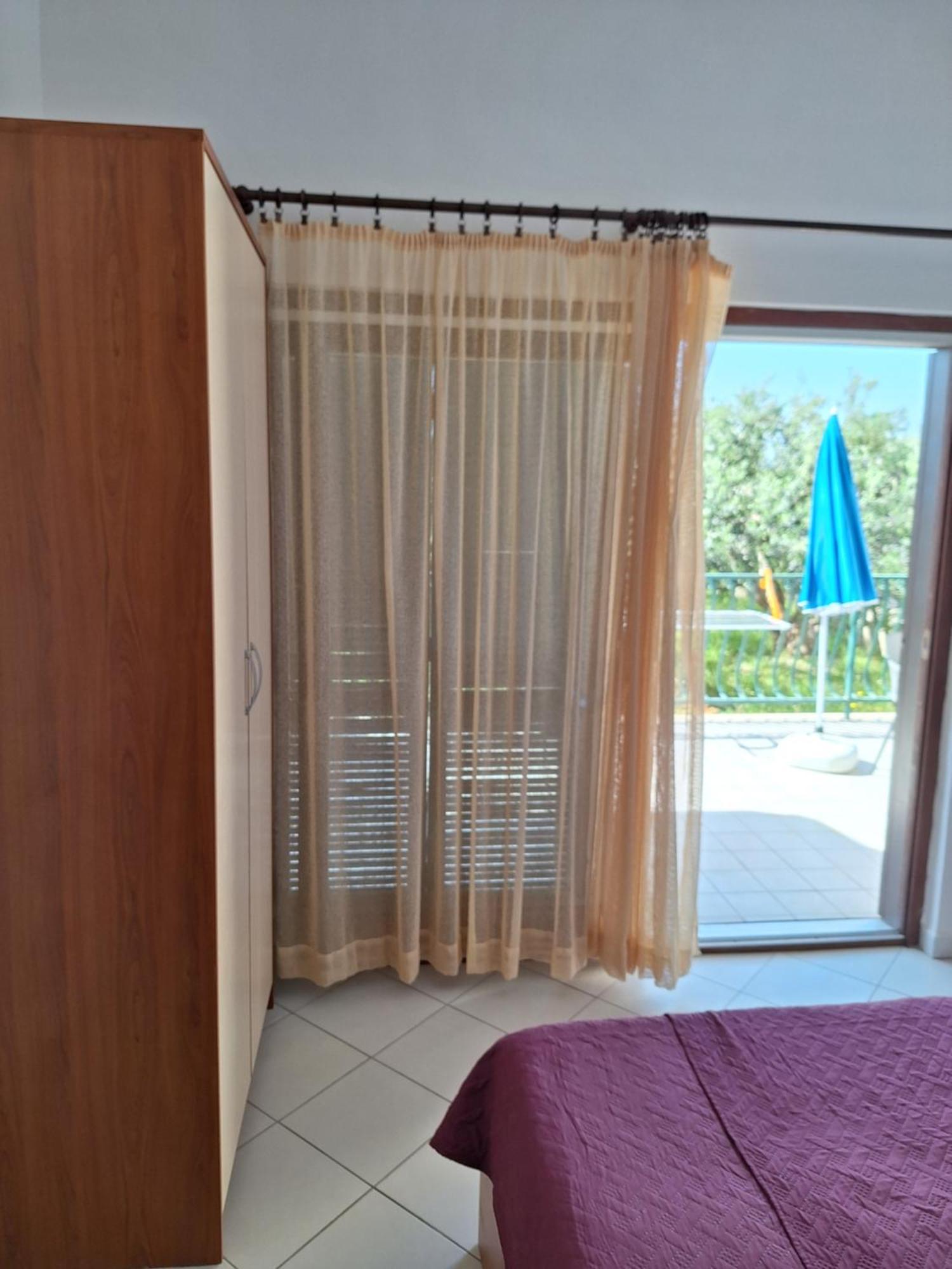 Ante Apartments Duće Rum bild